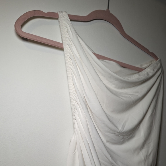 Norma Kamali Diana One-Shoulder Ruched Gown - Picture 6 of 7